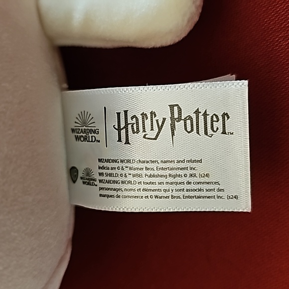 Wizarding World of Harry Potter Hedwig the Owl Squishmallow 8" Plush - Picture 3 of 9